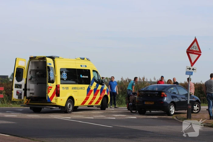 Fietser gewond bij botsing met auto