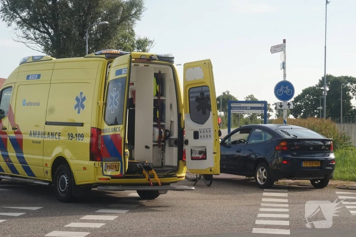 Fietser gewond bij botsing met auto