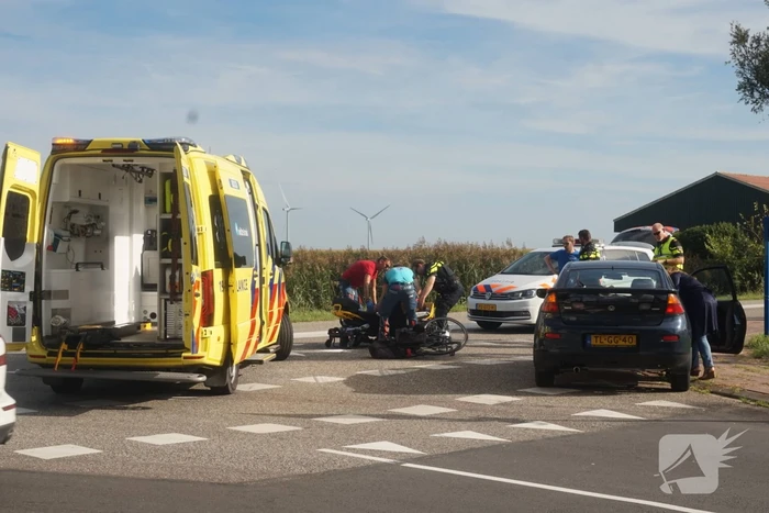 Fietser gewond bij botsing met auto