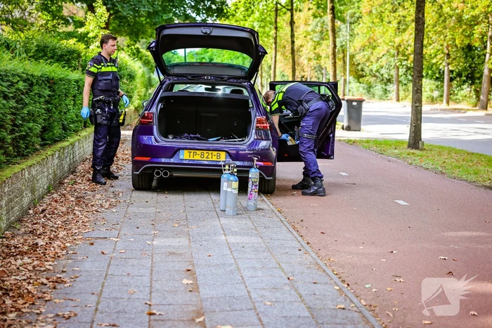 Bestuurder van auto geladen met lachgas ziet fietser over het hoofd