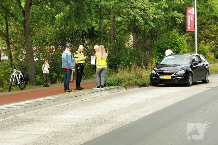 Auto en speed pedelec botsen met elkaar