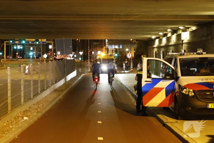 Twee wegebruikers botsen op fietspad
