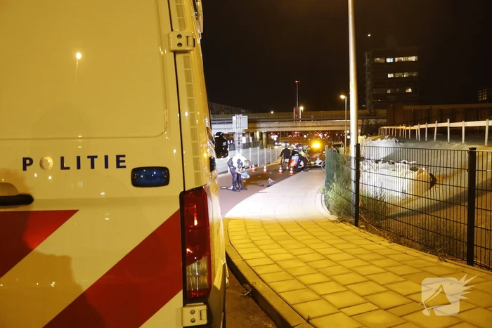 Twee wegebruikers botsen op fietspad