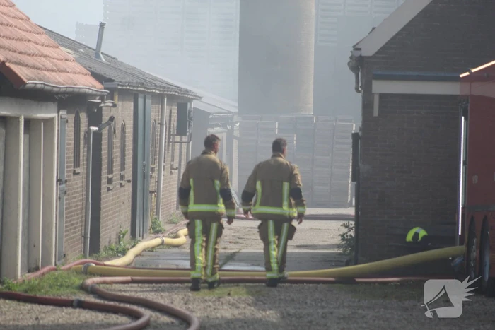 Flinke brand in schuur en hooibalen