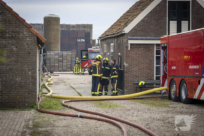 Flinke brand in schuur en hooibalen