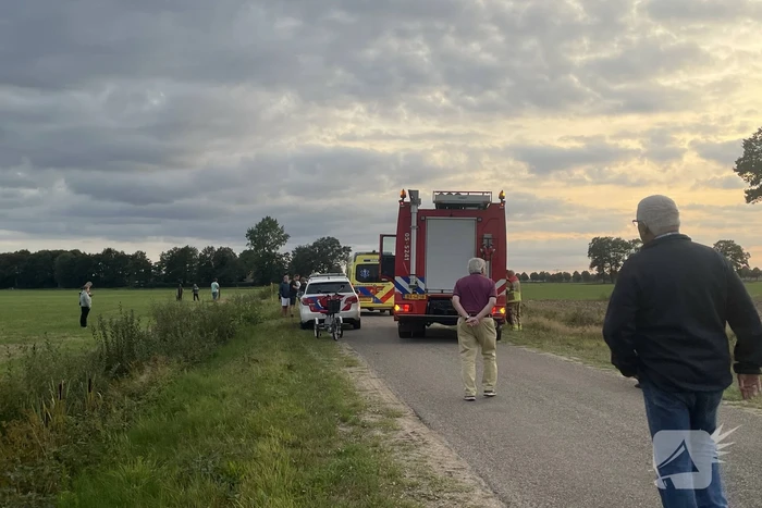 Driewielfietser uit sloot gehaald