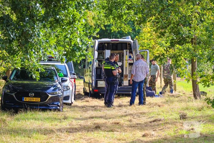 Explosieven Opruimingsdienst doet onderzoek op perceel langs snelweg