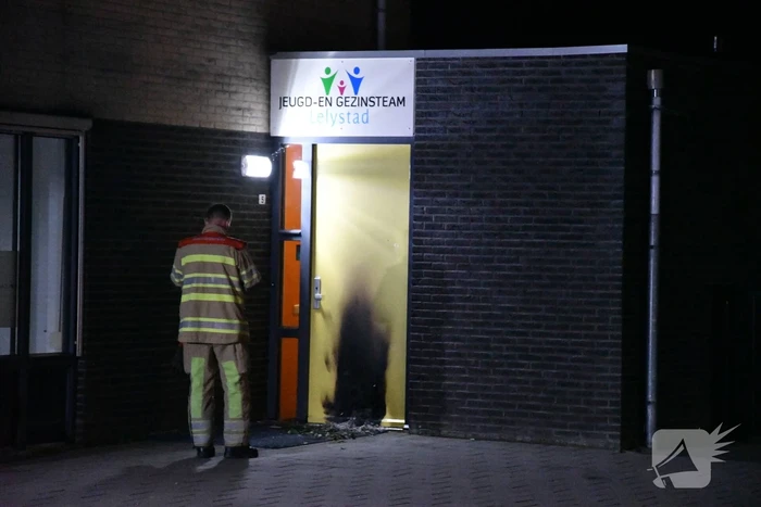 Onderzoek naar brandschade aan deur