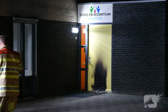 Onderzoek naar brandschade aan deur