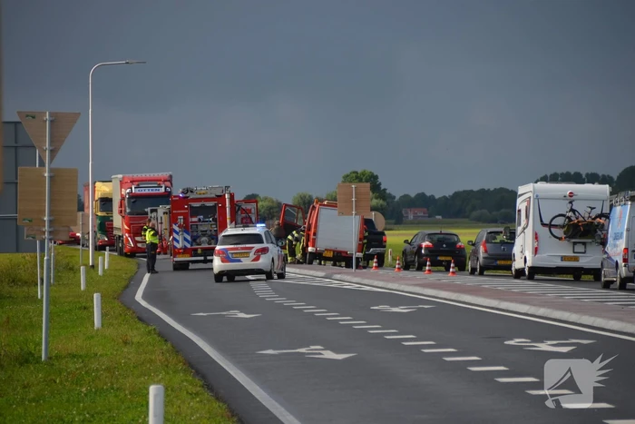 Brand is bestelbus zorg voor flinke file
