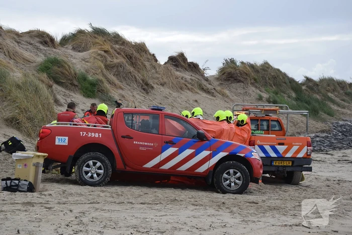 Kitesurfer zwaargewond bij kiteongeval op Brouwersdam
