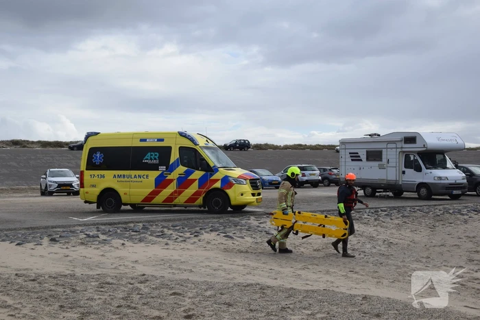 Kitesurfer zwaargewond bij kiteongeval op Brouwersdam