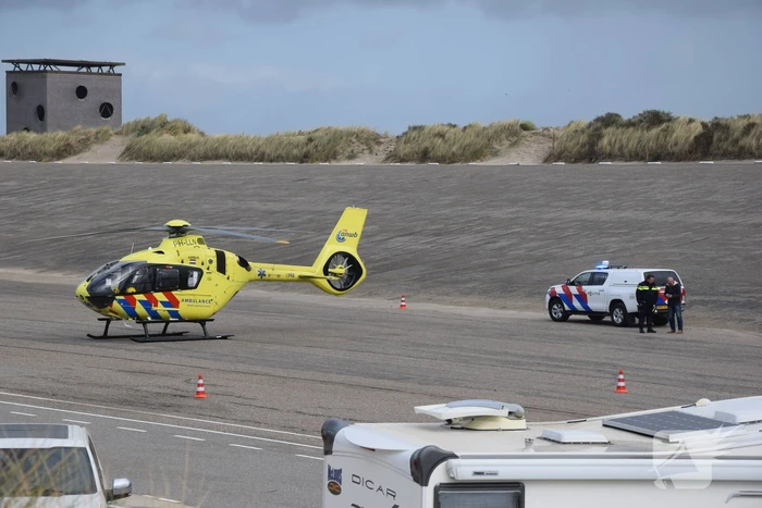 Kitesurfer zwaargewond bij kiteongeval op Brouwersdam