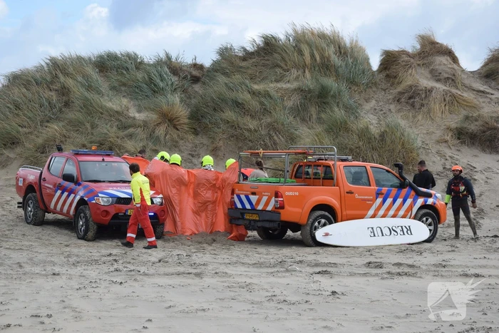 Kitesurfer zwaargewond bij kiteongeval op Brouwersdam