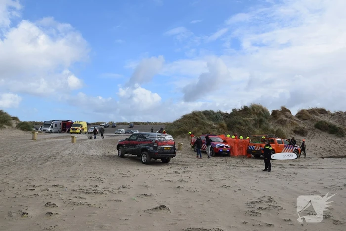Kitesurfer zwaargewond bij kiteongeval op Brouwersdam