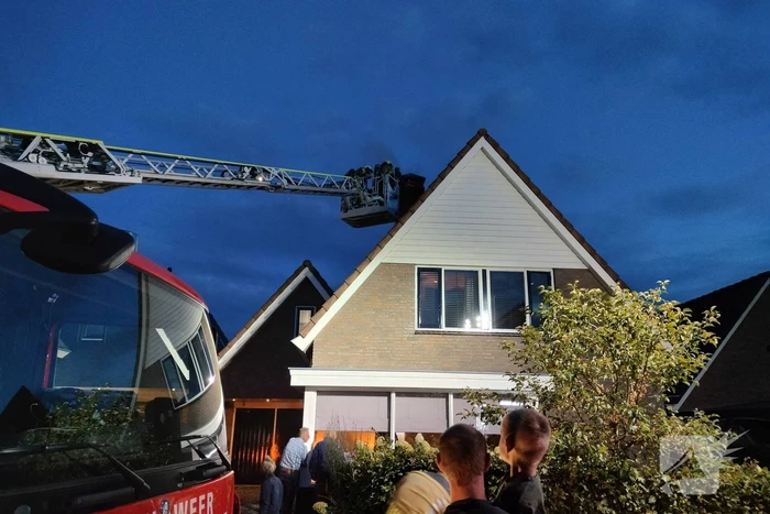 Veel rookontwikkeling bij schoorsteenbrand