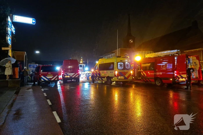 Twee inzittenden voertuig gered uit water