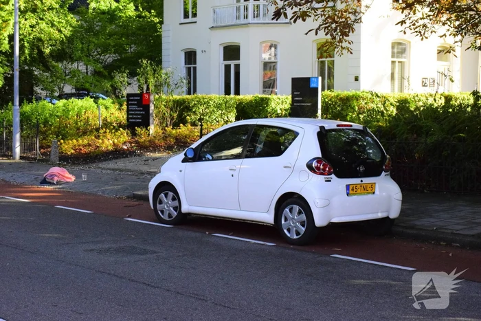 Scooterrijder en automobilist komen in botsing