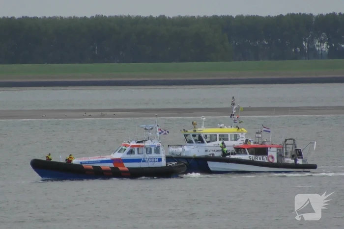 Brand na mogelijk explosie op schip Westerschelde