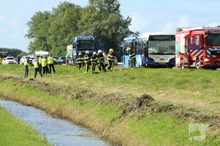 Gewonde bij aanrijding met lijnbus en auto