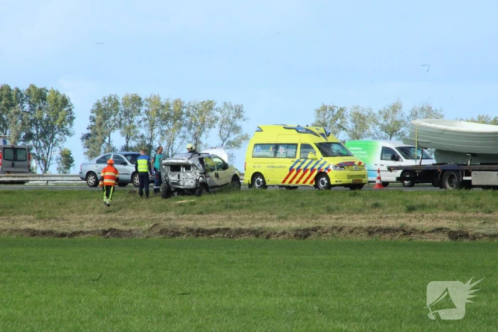Gewonde bij aanrijding met lijnbus en auto