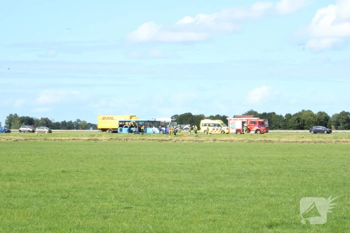 Gewonde bij aanrijding met lijnbus en auto