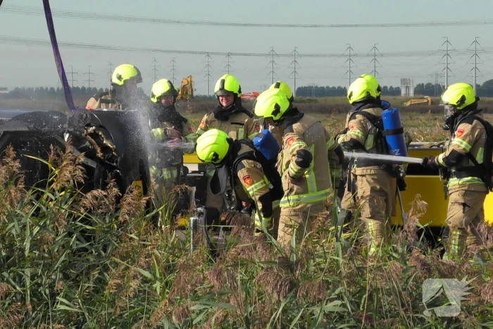 Auto total-loss vanwege brand in motorcompartiment