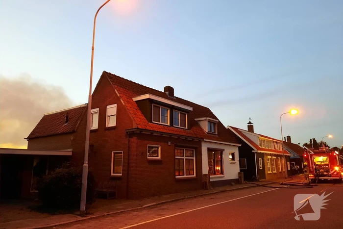 Flinke rookontwikkeling bij uitslaande schuurbrand