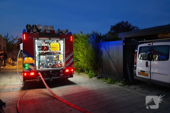 Flinke rookontwikkeling bij uitslaande schuurbrand