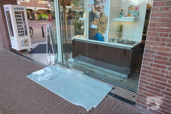 Veel schade na inbraak Caré juwelier