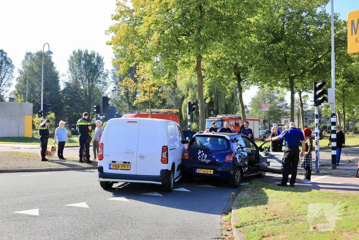 Drie voertuigen betrokken bij botsing