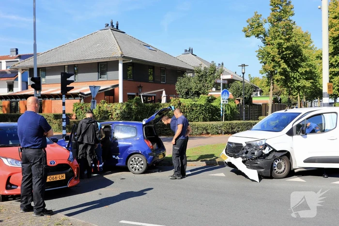 Drie voertuigen betrokken bij botsing