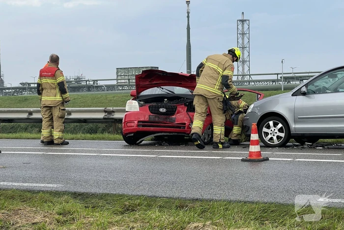 Slachtoffer bekneld bij verkeersongeval