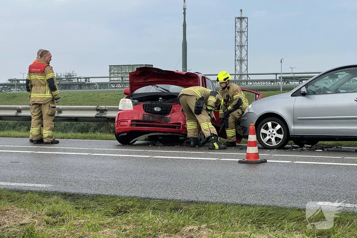 Slachtoffer bekneld bij verkeersongeval