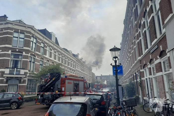 Veel rook wegens grote brand in dak