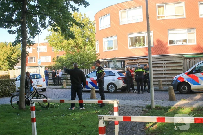 Veel politie ingezet voor vechtpartij bij Dekamarkt