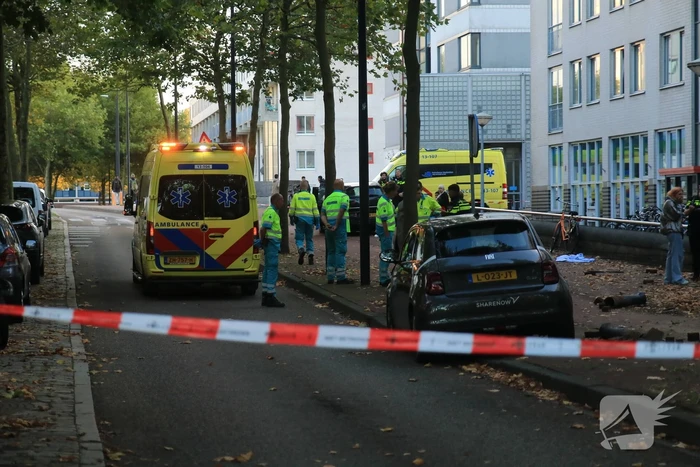 Meerdere gewonden nadat automobilist op fietspad belandt