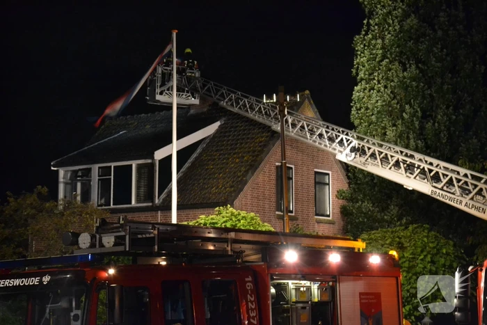 Schoorsteen geveegd na brand