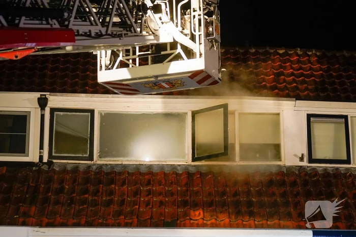 Veel rook bij woningbrand