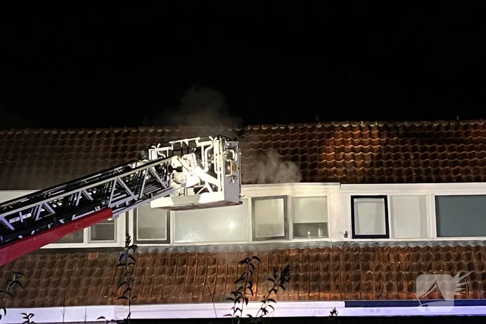 Veel rook bij woningbrand