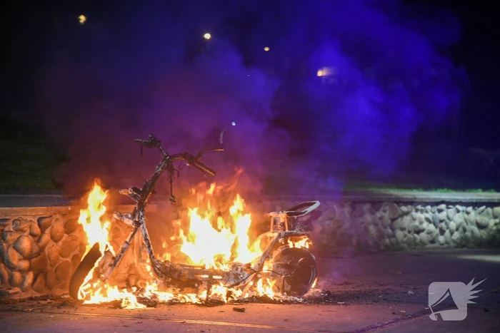 Scooter verwoest vanwege brand