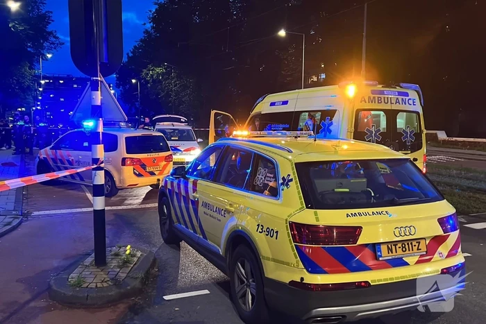 Man ernstig gewond na inslaan van raam