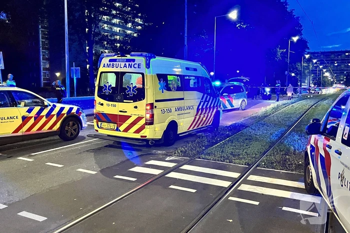 Man ernstig gewond na inslaan van raam