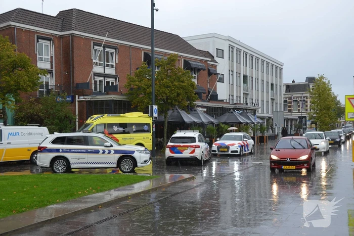 Fietser en automobilist met elkaar in botsing