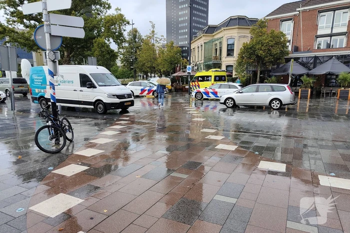 Fietser en automobilist met elkaar in botsing