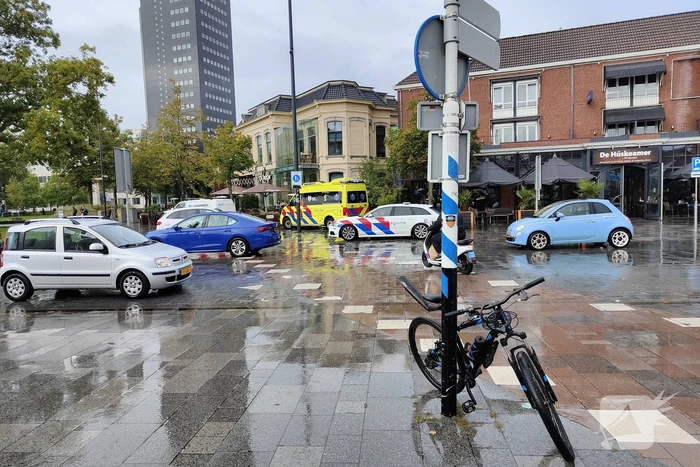 Fietser en automobilist met elkaar in botsing