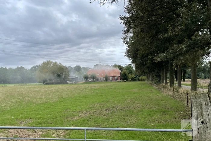 Veel rookontwikkeling bij brand in woonboerderij