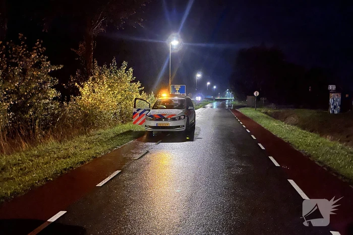 Automobilist vliegt uit de bocht en belandt in sloot