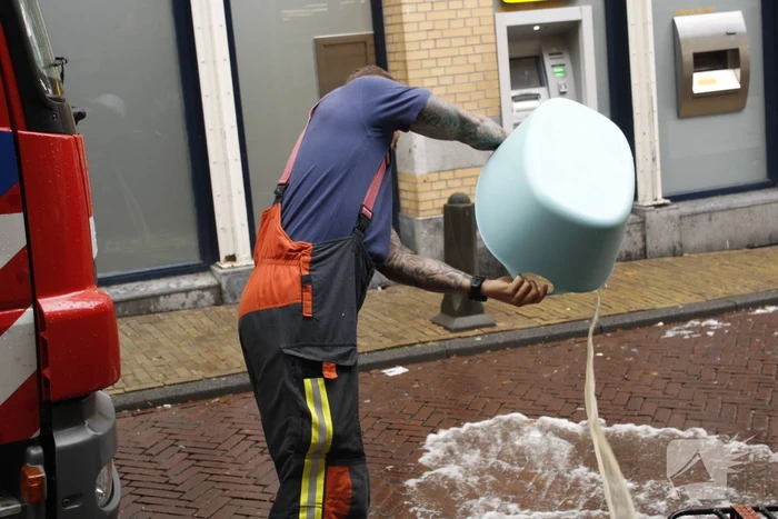 Giftshop tijdelijk gesloten vanwege waterlekkage