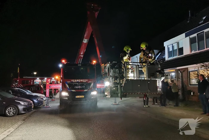Brand in schoorsteen van woning